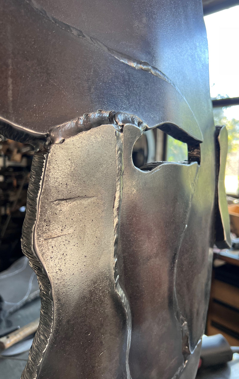 Mask_sculpture_acier_accueil_Damien_Rais_4 Mask_sculpture_acier_accueil_Damien_Rais_3