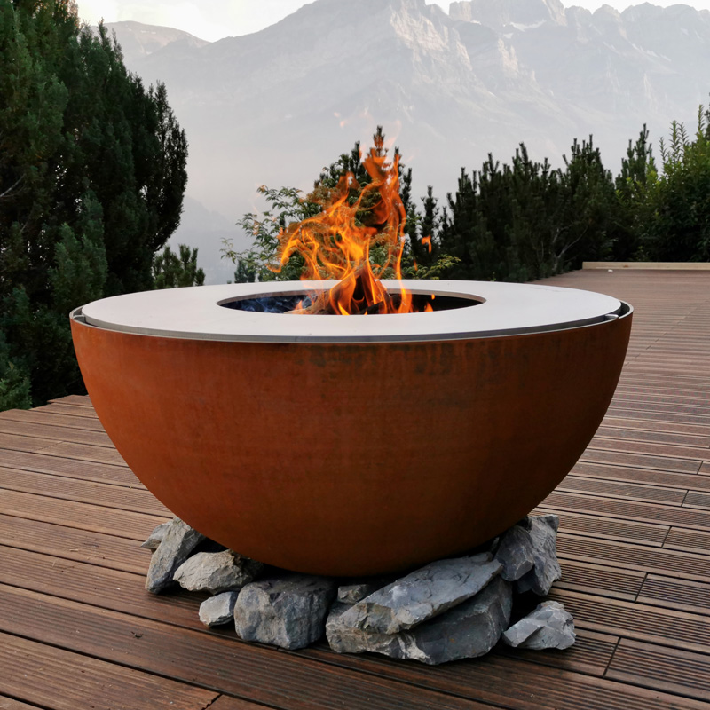 brasero-plancha-damien rais-origin-barbecue-grill-design-braseros-firepit-openfire-cheminée-acier-jardin-extérieur-grillade-outdoor-kitchen-origin-accueil